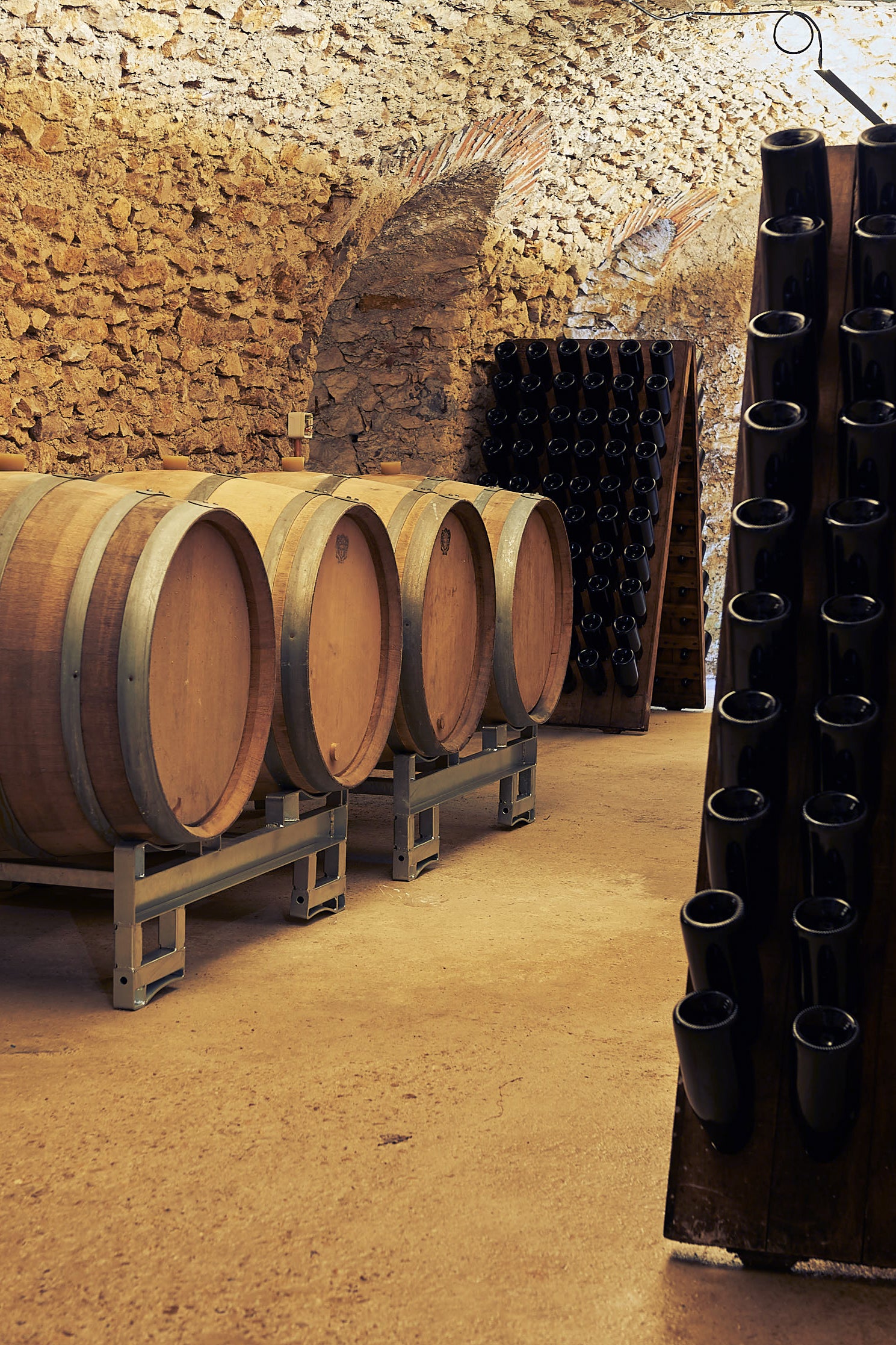 Our champagnes mature in our cellars from 6 to 12 years.
We take the time.